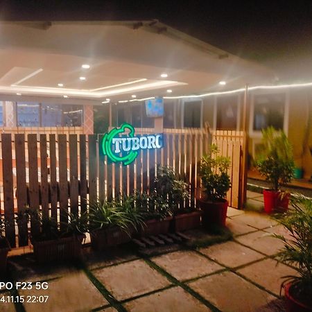 Ave Maria Guesthouse โคลวา ภายนอก รูปภาพ
