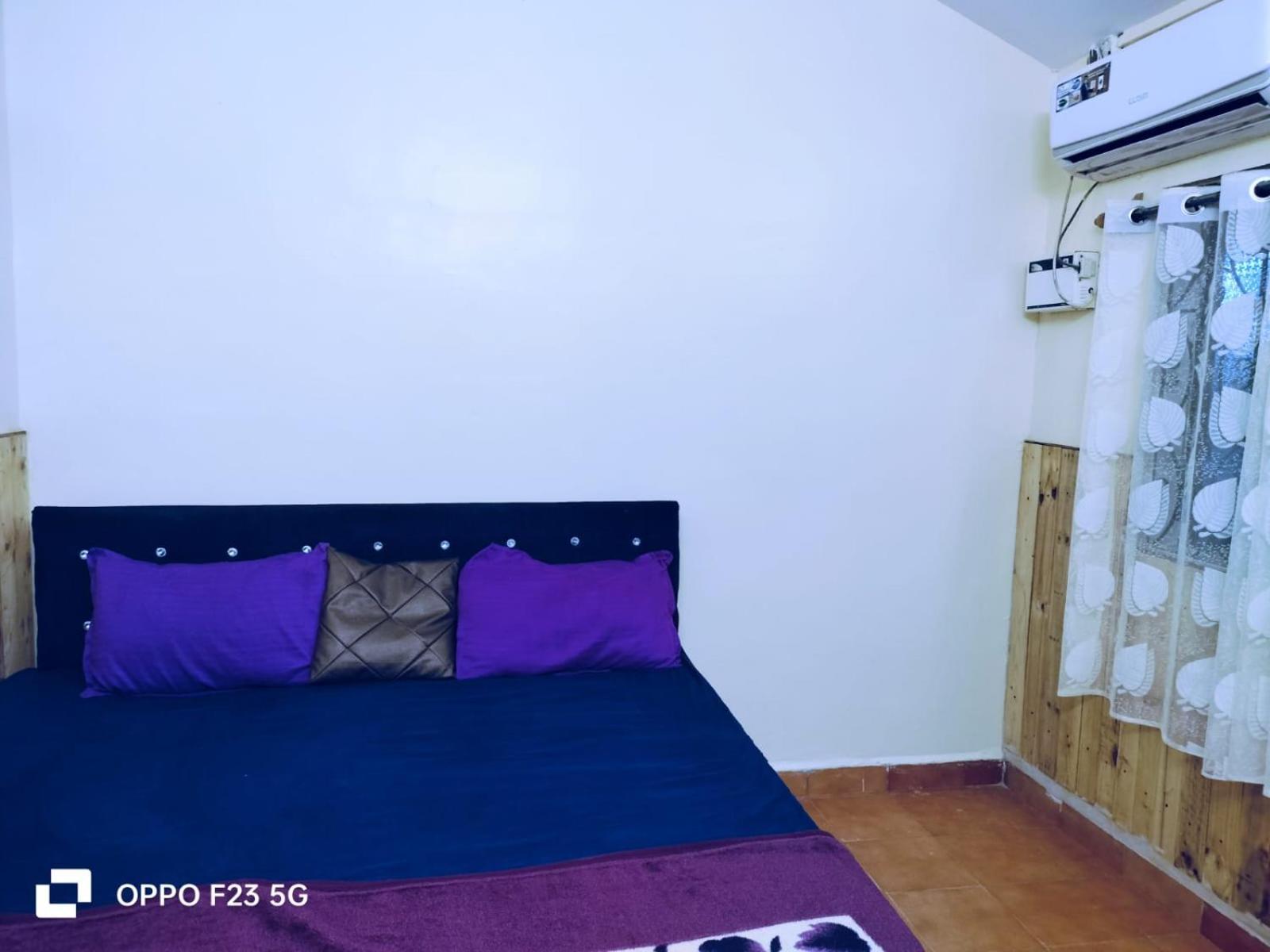 Ave Maria Guesthouse โคลวา ภายนอก รูปภาพ