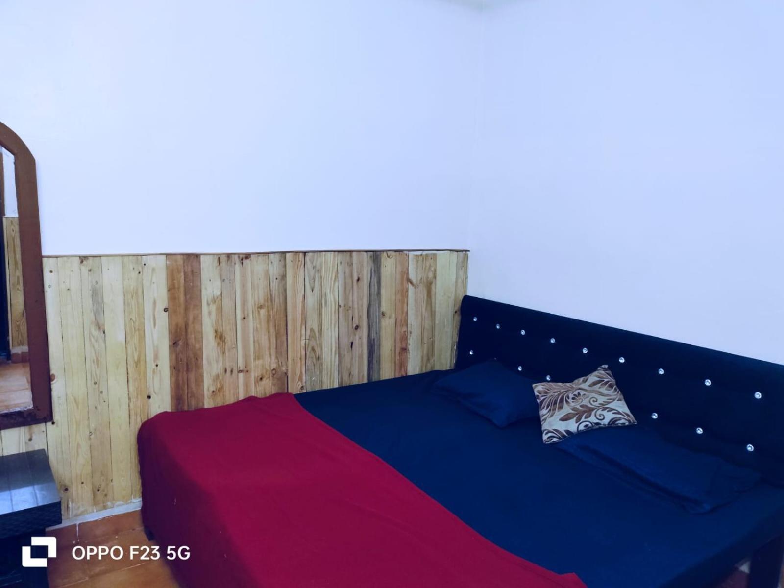 Ave Maria Guesthouse โคลวา ภายนอก รูปภาพ