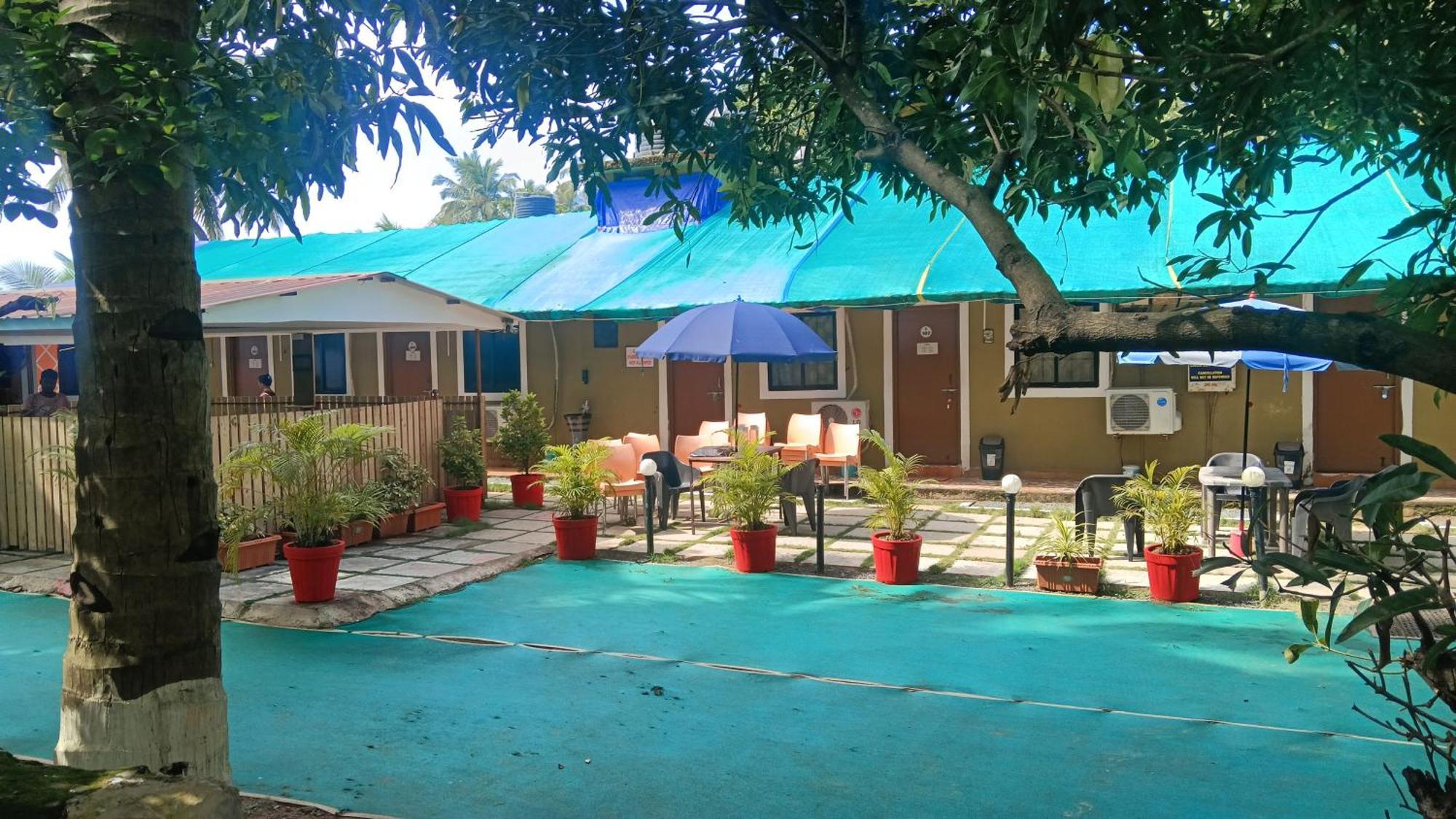 Ave Maria Guesthouse โคลวา ภายนอก รูปภาพ