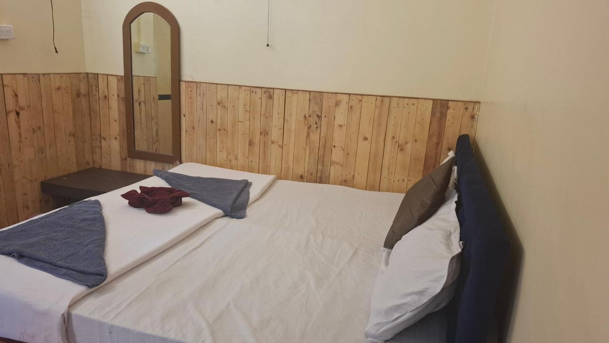 Ave Maria Guesthouse โคลวา ภายนอก รูปภาพ